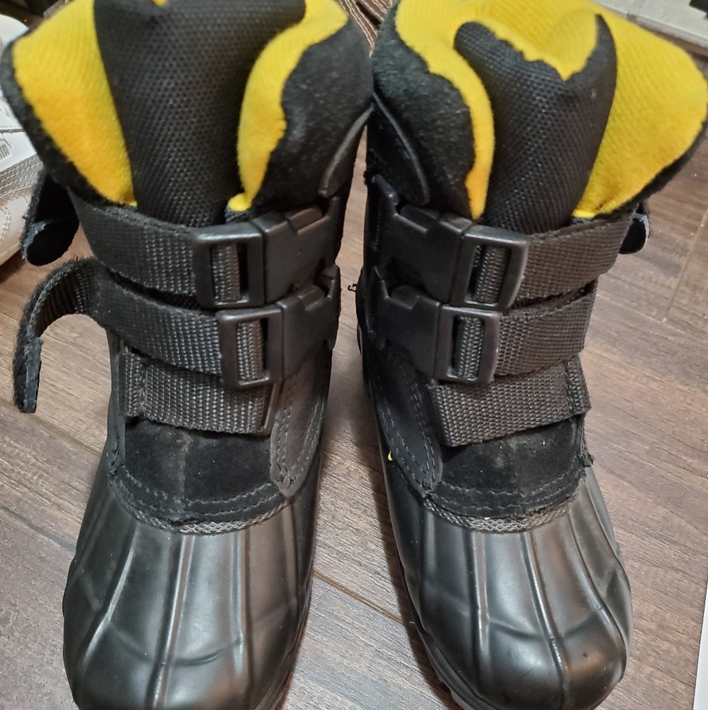 New Thom Mcan snowboots size 10